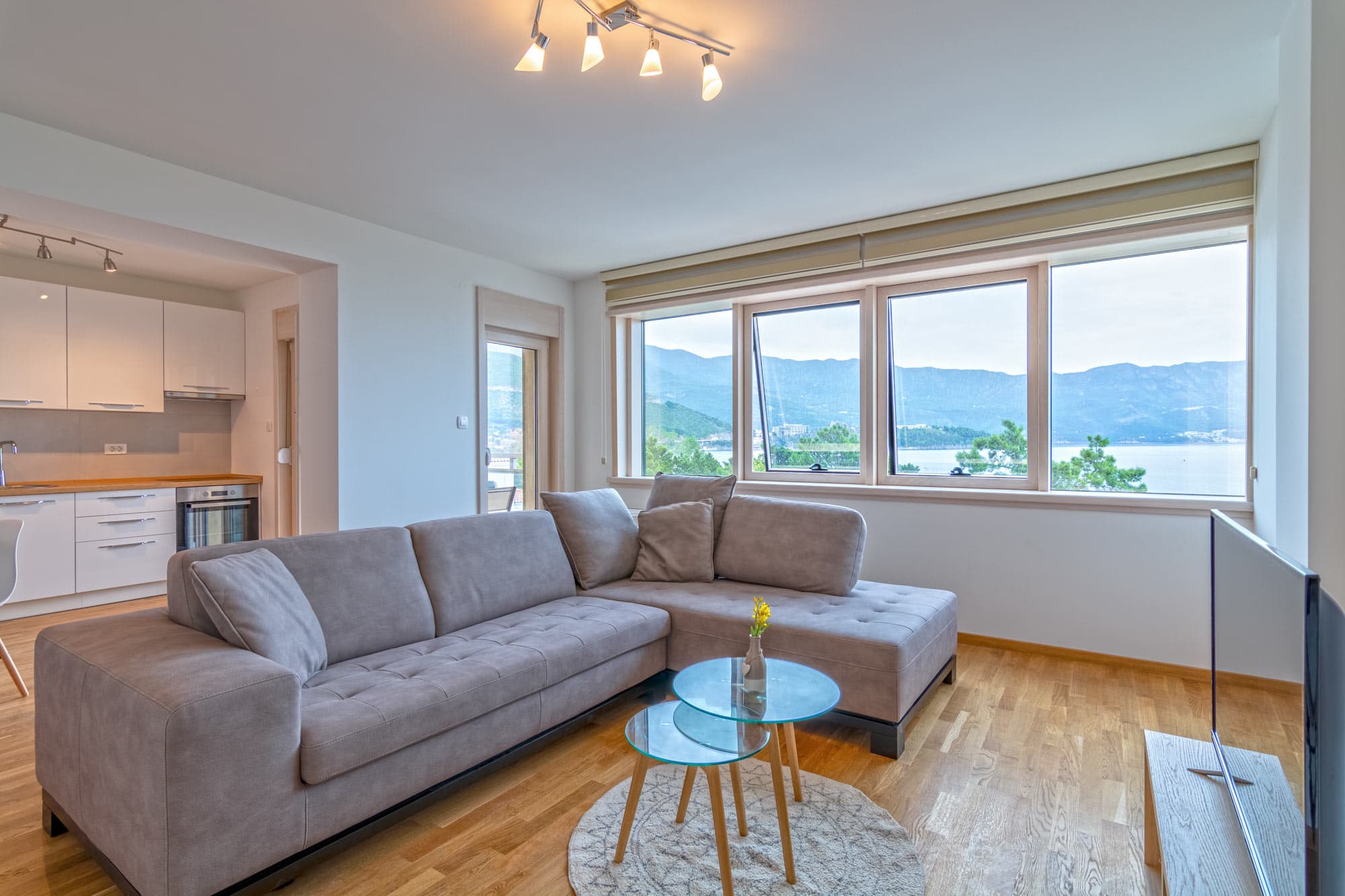 Seaview Grand Apartment